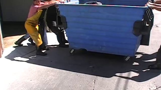 EcoBin 3000 pounds of Chickens смотреть онлайн