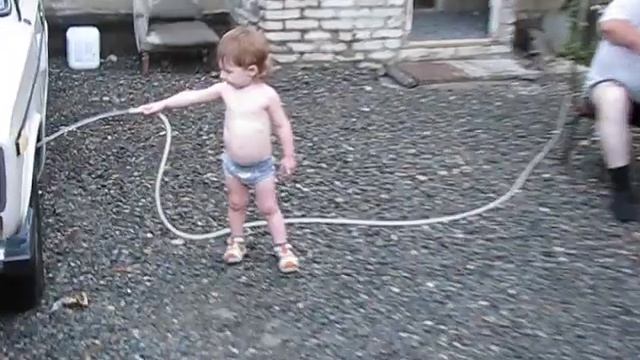 Лука веселится летом