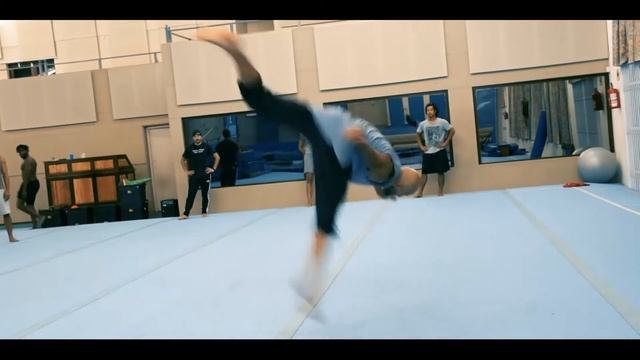 ZONED 2 0 1 7 First Session of the New Year смотреть онлайн