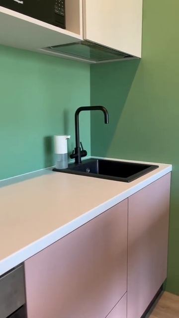 Скоро новый обзор! Ждёте)?#кухня#круассаны #дизайнкухни#kitchen#interiordesign#дизайнинтерьера#colo смотреть онлайн