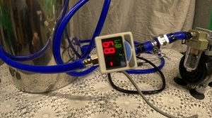 Безмасляный вакуумный насос для дистилляции.