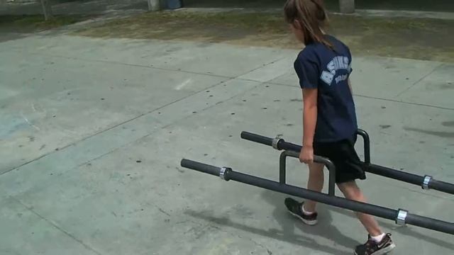 F8-9 66-lb Class Angela Martinez 50m Farmer's Walk, 10 kg each hand 32.09 sec смотреть онлайн