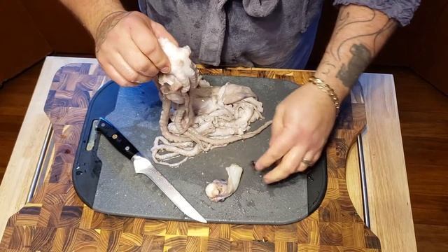 Grilled Octopus start to finish on the Big Green Egg смотреть онлайн