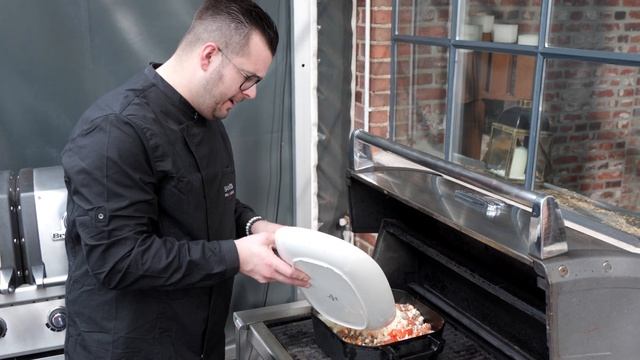 Dutch Oven Rezepte | Bolognese á la Benny | Brot aus dem Gasgrill | Einfache Rezepte von SANTOS смотреть онлайн