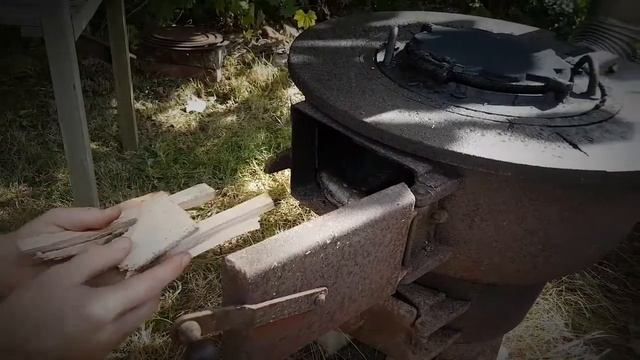 Waffeln backen auf dem Feuer! Antikes Wendeeisen ! смотреть онлайн