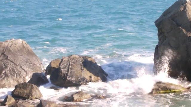 Море у чайного домика в Алупке. Крым 2015 смотреть онлайн