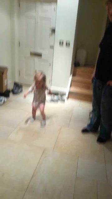 Танец маленьких роботов