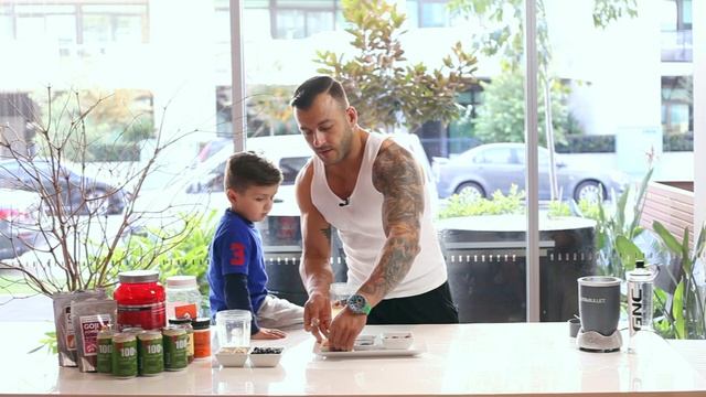 Moodi's Breakfast Smoothie - Minutes with Moodi смотреть онлайн