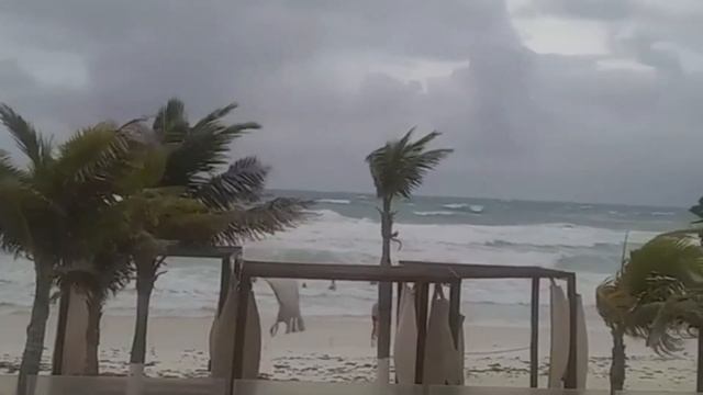 اعصار دلتا المدمر يعصف بالمكسيك ويتجه الى امريكا 07.10.2020 смотреть онлайн