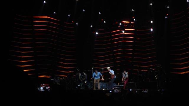 Bruno Mars - Runaway Baby (Concierto Bruno Mars Madrid 15/11/2013)