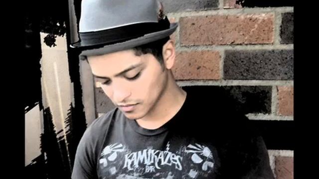 [NEW 2010]Bruno Mars - Somewhere In Brooklyn W/ DL