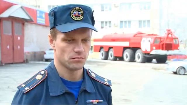 Четыре часа потребовалось на тушение склада пиломатериалов в Череповце смотреть онлайн