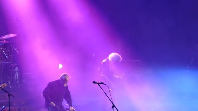 Queen + Adam Lambert - A Kind Of Magic (Live) смотреть онлайн
