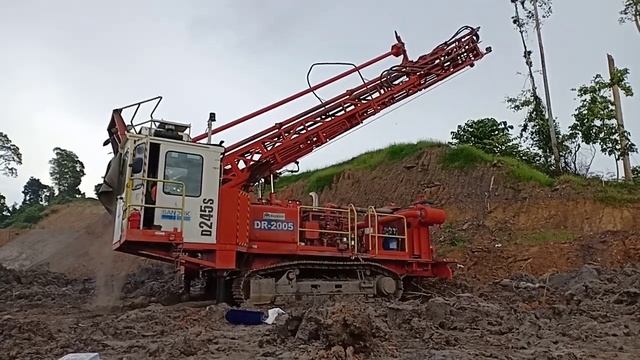Drilling SANDVIK D245S смотреть онлайн