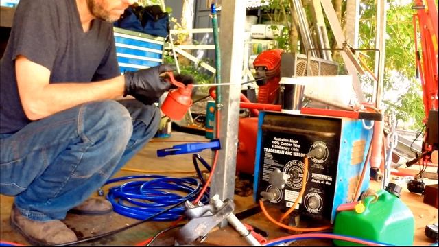 Lubricating stiff outboard throttle and gear control cables смотреть онлайн