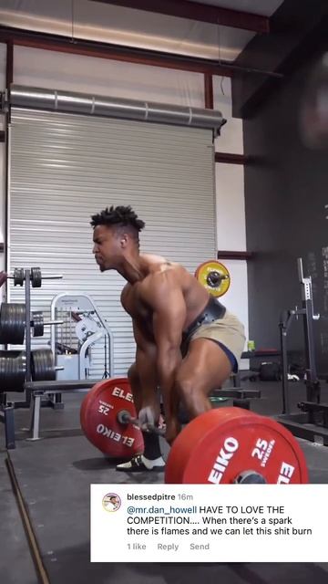 Brandon Pitre deadlifts 320 kg/705 lbs for a paused triple. смотреть онлайн