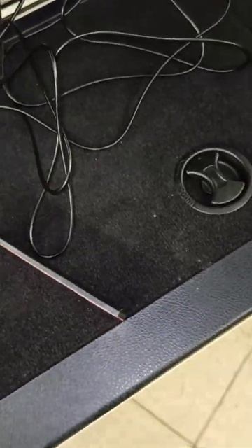 Лексус 570 установка роутера в автомобиль для раздачи интернета в салоне.