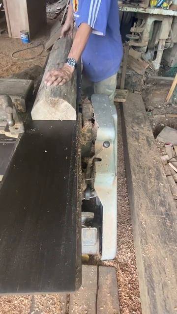 Log planing with a jointer is freaking awesome! смотреть онлайн