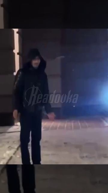 Озабоченный мигрант терроризирует женщин из ЖК в Питере — его ловили всем домом смотреть онлайн