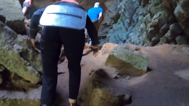 Андрей что-то показывает рукой в конце смотреть онлайн