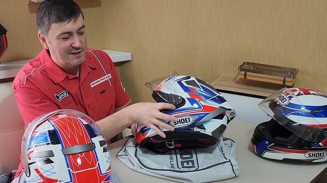 SHOEI X-SPR PRO: как теперь снять визор. Сравнение с X-SPIRIT 3, как снимать одной рукой-разочарован смотреть онлайн