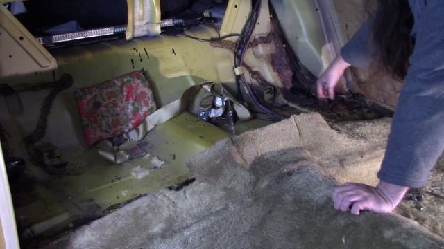 1977 Mercury interior removal.. found Treasure! смотреть онлайн