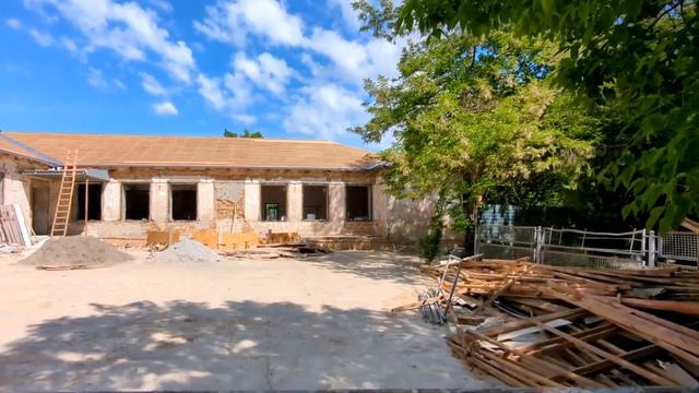 Я в шоке, что творит Россия с райцентрами Крыма! Пгт. Первомайское -посёлок который Вы не узнаете!! смотреть онлайн