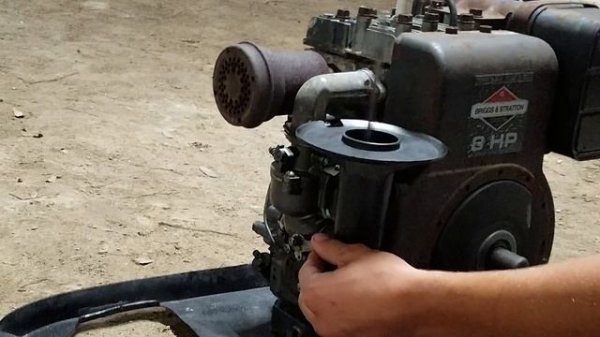 Briggs and Stratton 8hp Cold start!