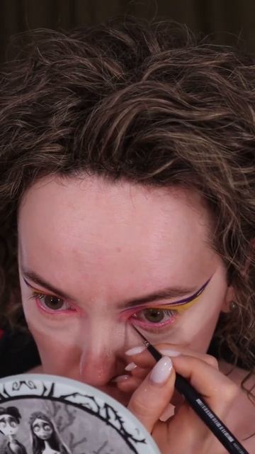 How to Rock Bright Makeup Like a Pro смотреть онлайн