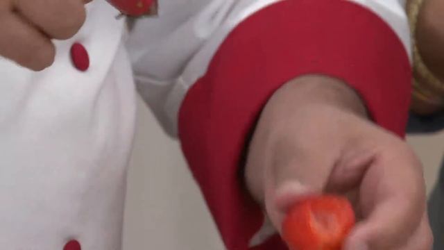 Chef'n Strawberry StemGem and Slicer Prep Set with Mary Beth Roe смотреть онлайн