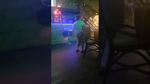 Плохиш в танце 😂 смотреть онлайн