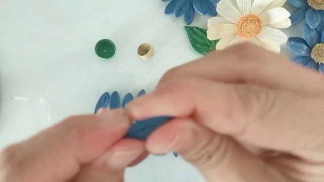 PAPER QUILLING FLOWERS | How to make quilling marguerite daisy flowers смотреть онлайн