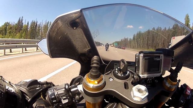 Большие гонки. Часть 2. Yamaha R1m против Kawasaki ZX-10R и BMW S1000RR 2015 смотреть онлайн