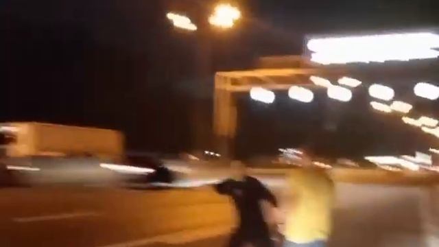 В Москве таксист высадил «героев СВО» во время поездки. смотреть онлайн