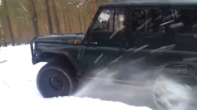 УАЗ НА БЕЛКАХ ЗИМОЙ смотреть онлайн