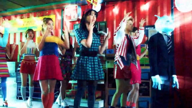TWICE - SIGNAL M/V смотреть онлайн