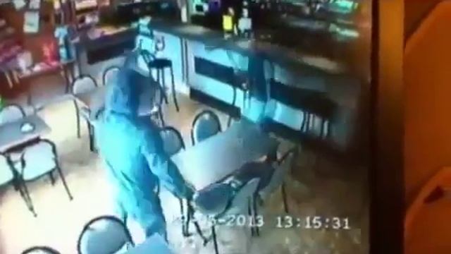 На бандита со шваброй! смотреть онлайн