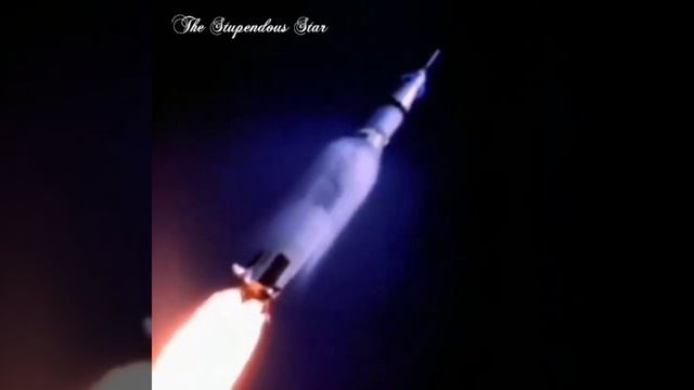 A vapour cone forming around the Apollo 11 Saturn V rocket смотреть онлайн
