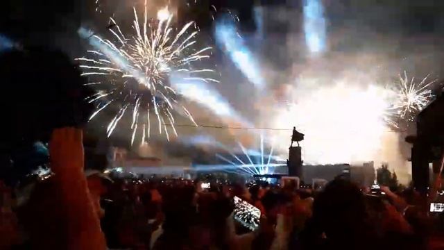 Эпичный салют в Липецке смотреть онлайн