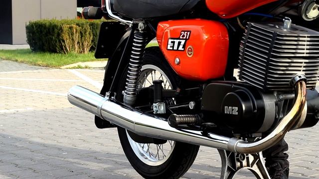 MZ ETZ 251 ★BIKEPORN★ ENGINE Sound 🎧 The most beautiful, like brand new | Conorian's Ride смотреть онлайн