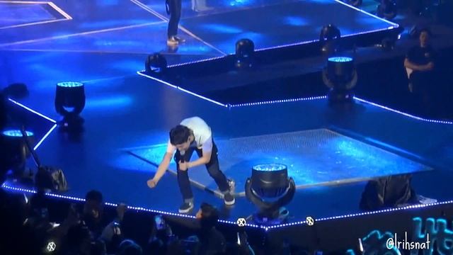 160110 EXO PLANET THE EXO'LUXION Concert In SINGAPORE - Baekhyun & Lay Focus