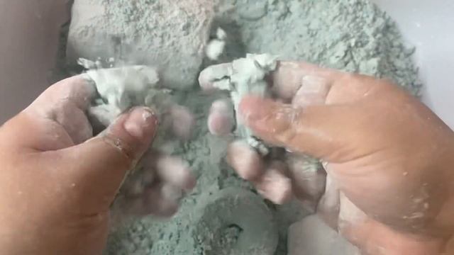 Crushing Comet Cylinders With Cornstarch & Comet Powder