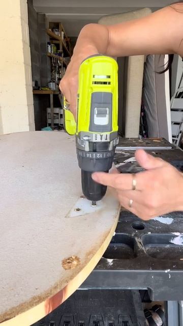 EASY screw removal! | Woodworking Skills 🔥| Wood Girl #woodtok #shorts #woodworking смотреть онлайн