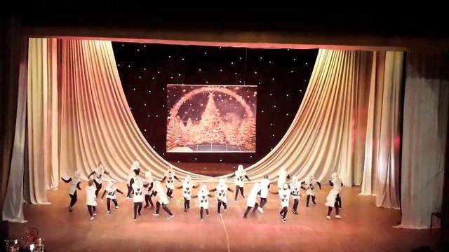 Колектив спортивного танцю #StepUp смотреть онлайн