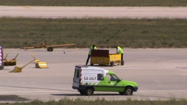 Funny moments after a Nordavia engine tests смотреть онлайн