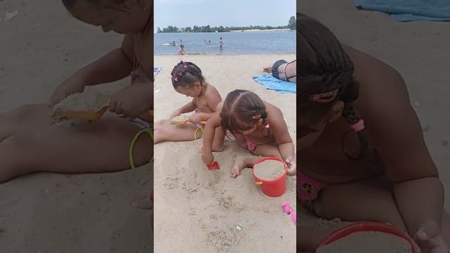 Сухой песок🤣, плохие пасочки🤣 смотреть онлайн