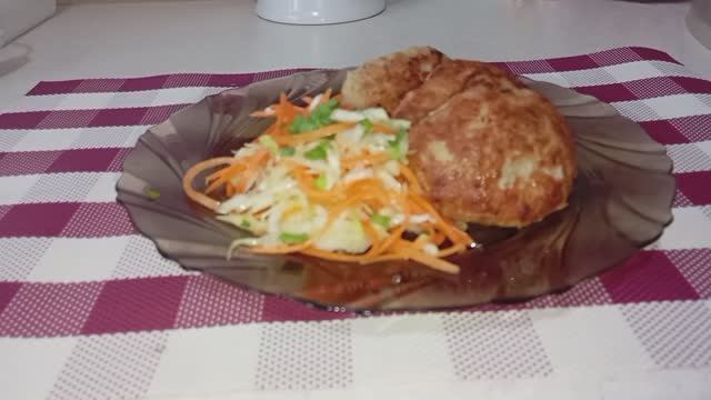 Котлеты,, ДРУЖБА " с картофелем и фаршем. смотреть онлайн