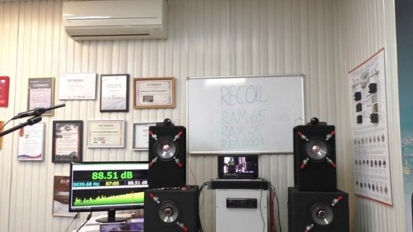 RECOIL RAM 65, RECOIL RAX 65 и усилитель RECOIL REA600.4. Лакировка сцены!)