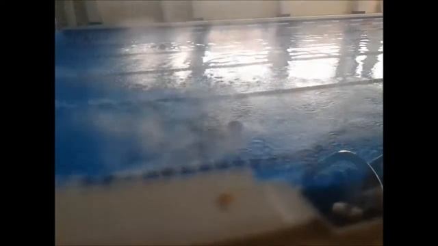 Первый прыжок в бассейн смотреть онлайн