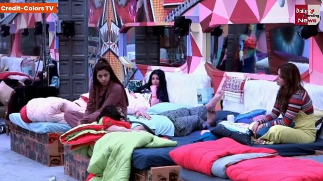 Bigg Boss 13 : Salman Khan ने किया Bigg Boss House में ये बड़ा बदलाव, देखकर चौंक गए घरवाले смотреть онлайн